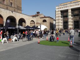 A Brescia, oggi Street Golf: per divertimento, per turismo e per scoprire il gioco senza regole e tessere