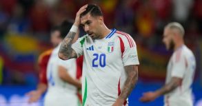 Presenze ridotte e squadre poco competitive: l’Italia del calcio deve ripartire dai propri uomini